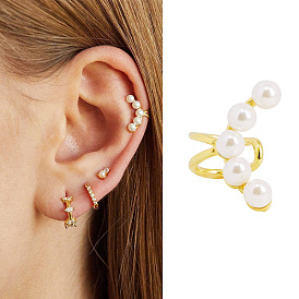 Boucles d'oreilles clips chics en cuivre plaqué or avec perles pour femme - accessoire de mode élégant et luxueux