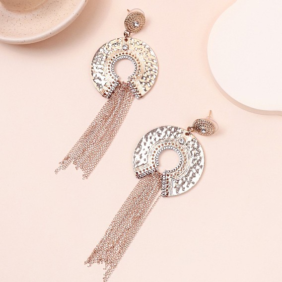 Плоские круглые серьги-гвоздики с подвеской-цепочкой из латуни со стразами и кисточками, со сплавом