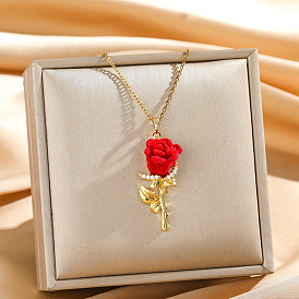 Женские кулоны из латуни с микропаве из прозрачных кубических цирконий и пластиковой красной розой.