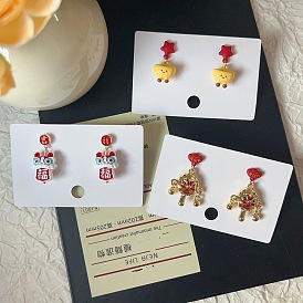 Серьги-гвоздики из сплава и смолы, золотые