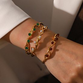 Bracelet en acier titane avec accents de pierre/perle verte et rouge de style français vintage