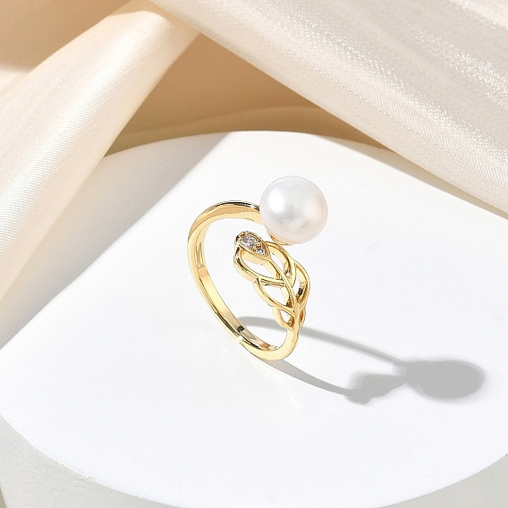 Браслет-манжета из латуни с микропаве и кубическим цирконием, открытые кольца., с натуральными культивированными пресноводными жемчужными бусинами высшего сорта 3а