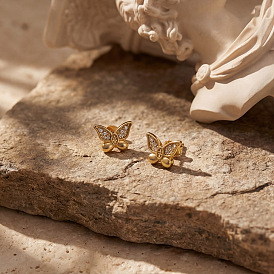 304 Boucles d'oreilles à tige en acier inoxydable avec micro pavé de zircone cubique pour femme, papillon