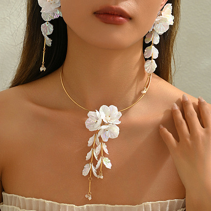 Комплект из колье-чокера и серег-гвоздиков с цветочным кулоном из цинкового сплава и смолы для женщин