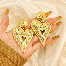 High-end metal cold wind exaggerated atmosphere love earrings female retro design sense ear jewelry