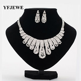 Elegant Wedding Jewelry Set - Necklace and Earrings with Sparkling Rhinestones