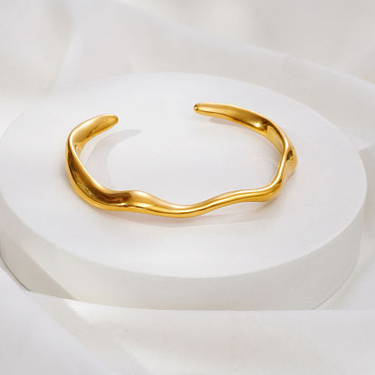 304 Brazaletes abiertos de acero inoxidable con textura ondulada para mujer