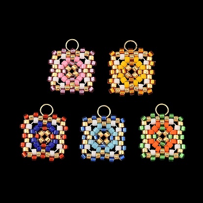 Pendentifs en perles de verre, charme carré, avec 304 anneaux de saut ouverts en acier inoxydable