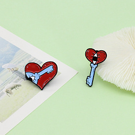 Fashionable Heart Key Couple Brooch with Hidden Eye Design