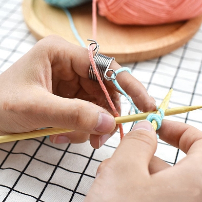 Plastic Finger Yarn Guide, Finger Knitting Tool Yarn
