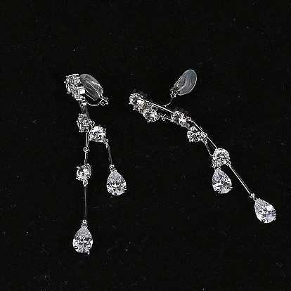 Серьги-клипсы с кисточками из прозрачного кубического циркония в форме капли