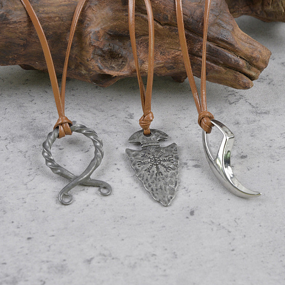 Ожерелья из сплава с подвеской из искусственной кожи