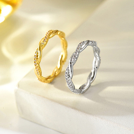 Verdrehte Messing-Fingerringe mit Mikropavé-Zirkonia für Damen