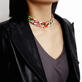Geometric Retro Chain Necklace with Bold Links and Colorful Metal Paint for Punk Fashionistas