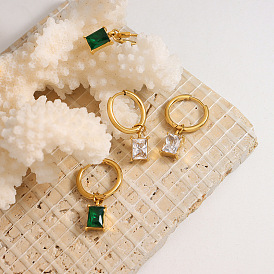 Pendientes geométricos de circonitas verdes y blancas: diseño elegante y exagerado.