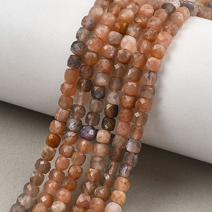 Нити из натуральных бусин из нескольких лунных камней, граненые, кубические