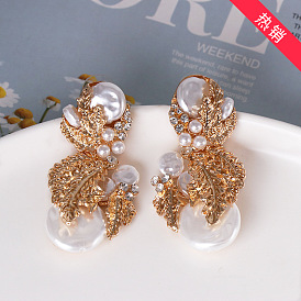 Fashionable Pearl Earrings with Exquisite Craftsmanship - Elegant and Stylish