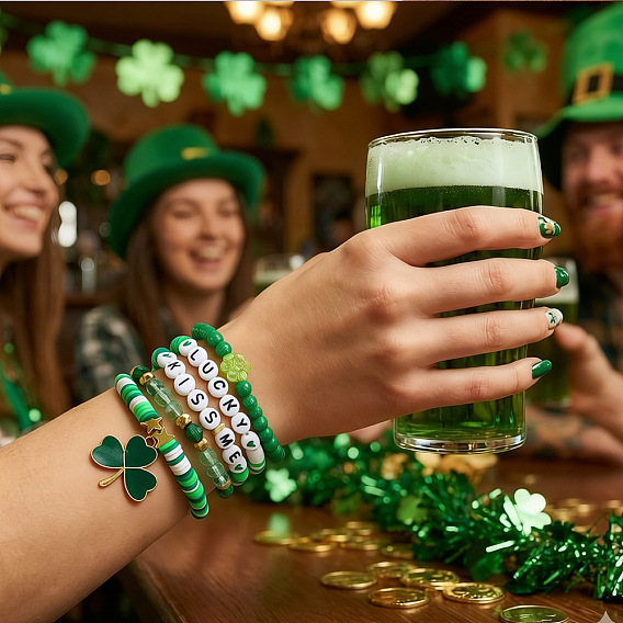 Эластичные браслеты из бусин ко Дню Святого Патрика для женщин