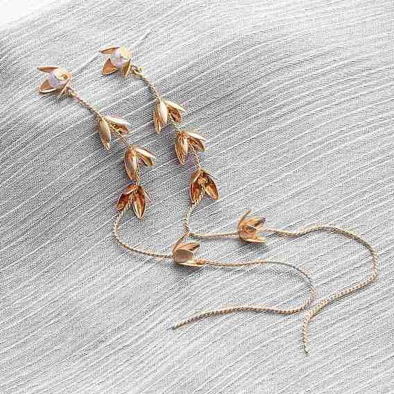 Серьги-гвоздики с кисточками из искусственного жемчуга из латуни и пластика