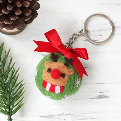 Christmas Theme Needle Felting Keychain Kit with Instructions, Christmas Reindeer/Stag Shaped Felting Kits