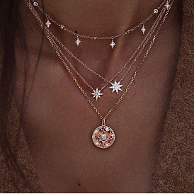 Collier étoile hexagramme multicouche serti de diamants avec chaîne de clavicule en perles géométriques