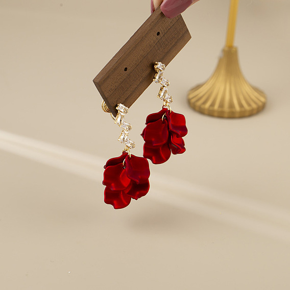 Серьги-клипсы из цветочного сплава с прозрачным кубическим цирконием, cmолой