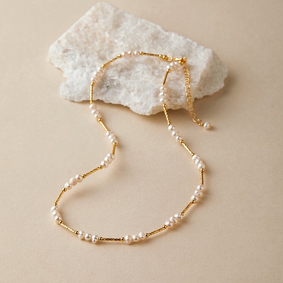 Ожерелье из натурального пресноводного жемчуга, украшенное бусинами из латуни в форме трубки, для женщин., цветочный белый