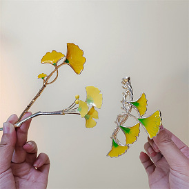 Elegant Ginkgo Leaf Hairpin for Women's Modern and Minimalistic Hairstyles