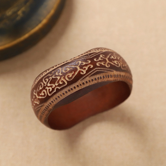 Brazaletes étnicos de madera grabada con forma ondulada para mujer