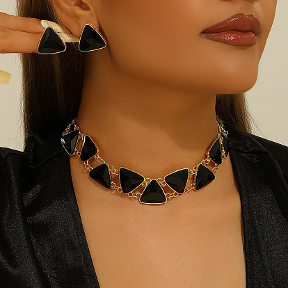 Наборы из треугольных ожерелий и серег-гвоздиков из стеклянного сплава