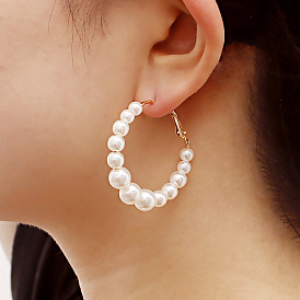 Boucles d'oreilles créoles en forme de C en perles baroques pour femmes - bijoux tendance