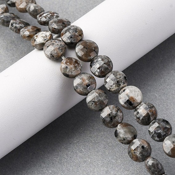 Натуральный флуоресцентный сиенитовый камень (светящийся в ультрафиолетовом свете) бусины нити, граненый квадратный разрез, плоско-круглые