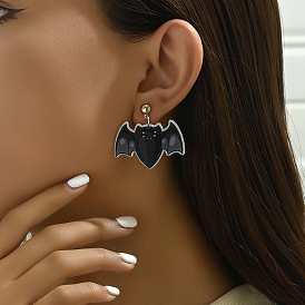 Boucles d'oreilles à tige en résine en forme de fantôme de chauve-souris de dessin animé mignon pour cadeau de fête d'Halloween, platine