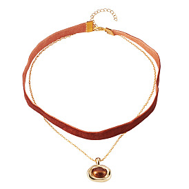 Овальный кулон из сплава смолы, односторонний, темно-красная бархатная лента и латунная цепочка, двухслойное колье-чокер