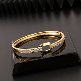Geometric Bangle with Copper Micro-inlaid Zirconia Stones and 18K Gold Plating for Women