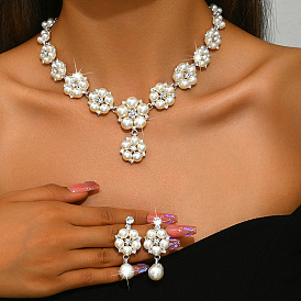 Комплекты из цепочек-цепочек с цветочным сплавом, кристаллами, стразами и пластиковыми жемчужинами и серег-гвоздиков