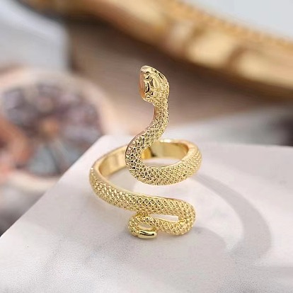 Vintage Snake Ring - Retro Fashion Jewelry, Statement Finger Ring, Minimalist and Bold