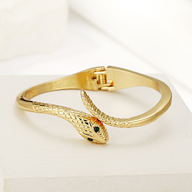 Golden Snake Bone Bracelet with Diamond - Fashionable and Stylish Accessory