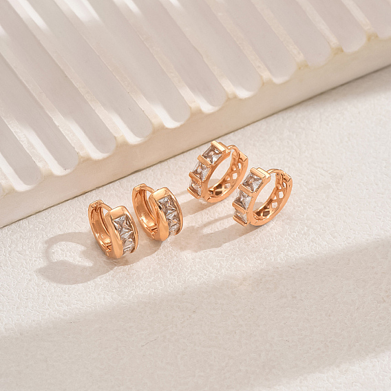 Классические круглые серьги-гвоздики с цирконием для повседневного ношения и работы