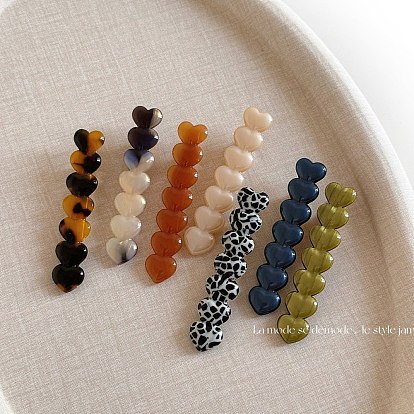 Уксусная кислота с заколками из сплава кожи аллигатора, сердце