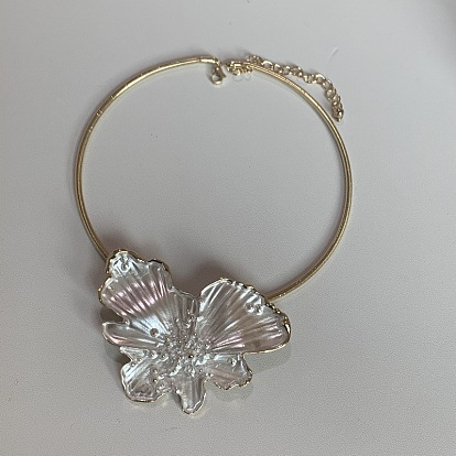 Halskette mit Schmetterlingsanhänger aus Emaille und Imitationsperle für Damen, golden