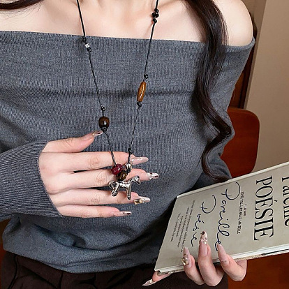 Colgante de caballo de aleación y madera, collar largo ajustable con cordón encerado para mujer., coco marrón