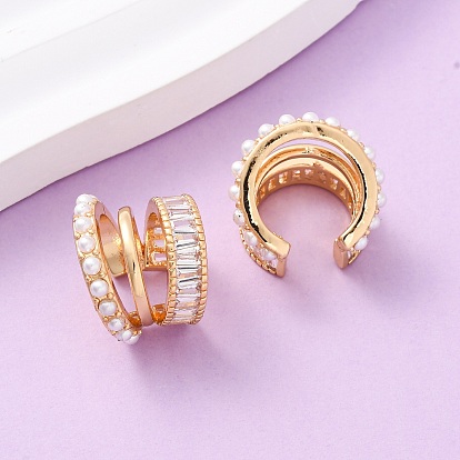 Тройные серьги-каффы в форме буквы С из латуни с микропаве из прозрачных кубических цирконий, с абс пластмассовой имитационной жемчужиной