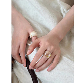 Кольца из смолы для женщин