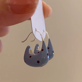 Pendientes colgantes de aleación esmaltada con estampado de lunares, pendientes brillantes en forma de lágrima para mujer