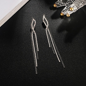 Sparkling Diamond Tassel Earrings with Claw Chain, Fashionable and Elegant