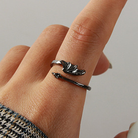 Fashionable Metal Arrow Snake Ring with Animal Design for Women