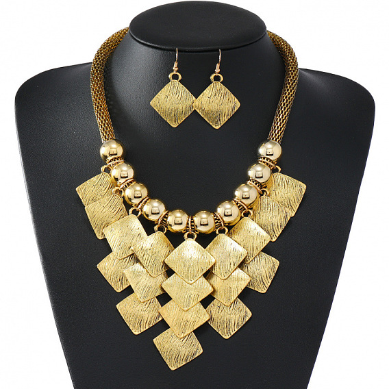 Комплект из ожерелья с подвеской в виде ромба и серег-подвесок из сплава