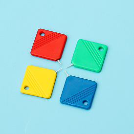 Simple belt hook colorful square-shaped needle-piercing piece color plastic piece home multi-functional needle-threading device