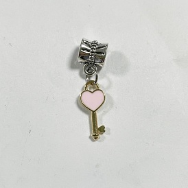 Encantos colgantes europeos de esmalte de aleación, Grandes colgantes agujero, llave del corazón, plata antigua